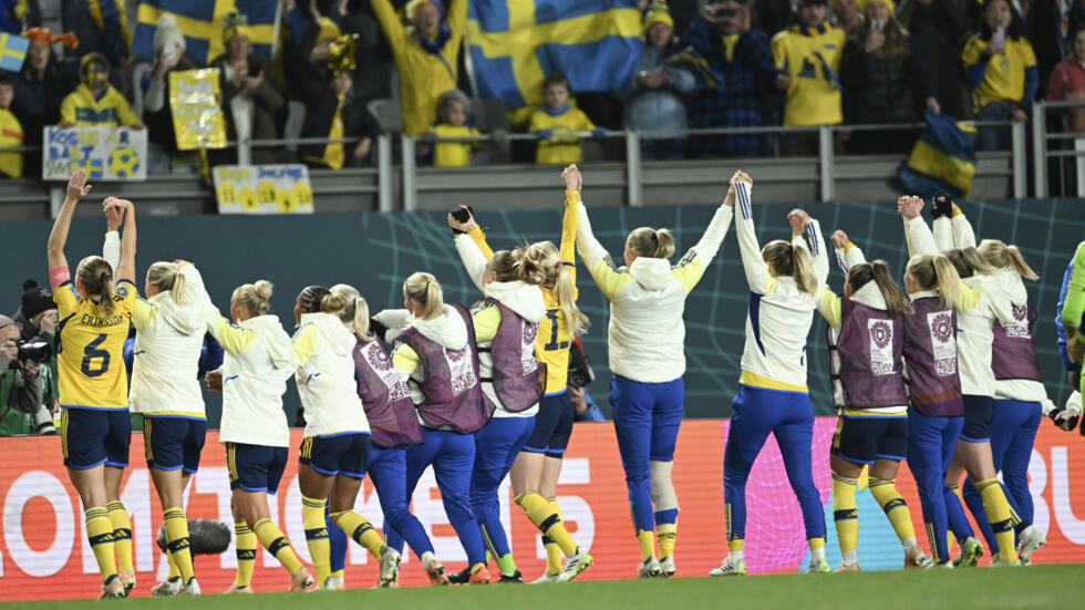 Sweden beat Japan to set up semifinal showdown with Spain